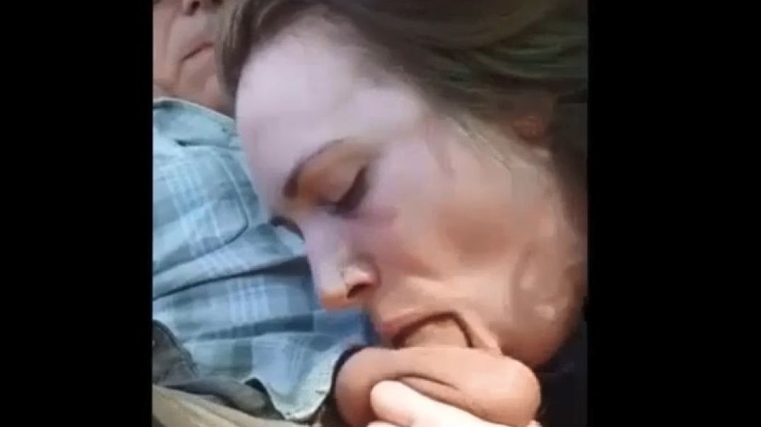 Оплатила такси натурой, отсосав старому деду