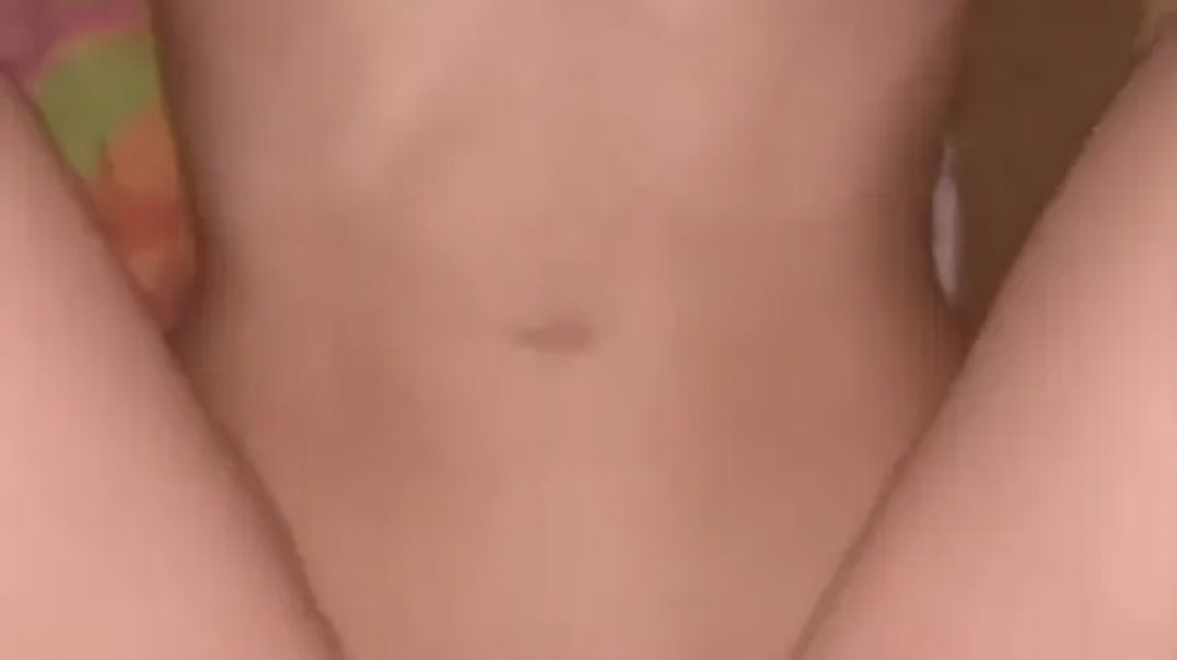 Парниша трахнул свою малую подругу огромным хуем ⭐️ Трахнул малую