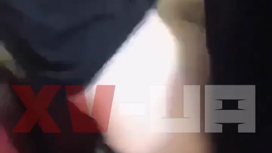 парниша выебал малую казашку в обе дырки снимая на телефон