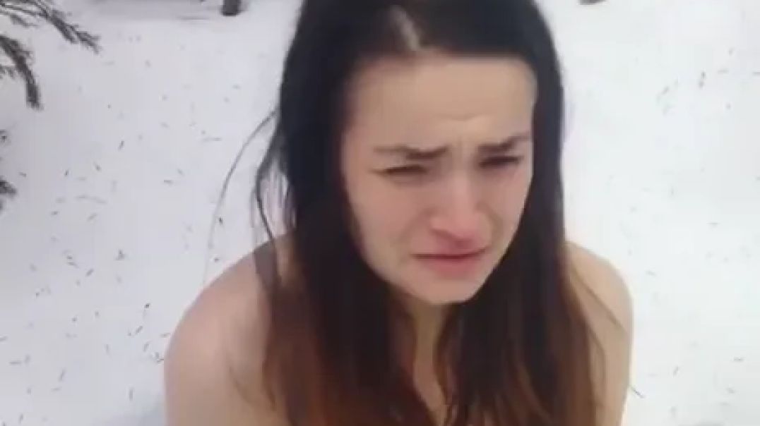 Полное видео наказания закладчицы | Спортики наказали закладчицу поставив на колени зимой