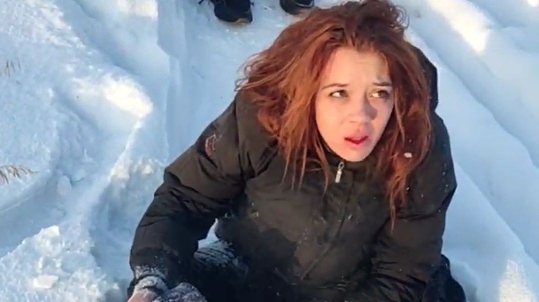 Русскую шалаву закладчицу выебали толпой спортики в качестве наказания